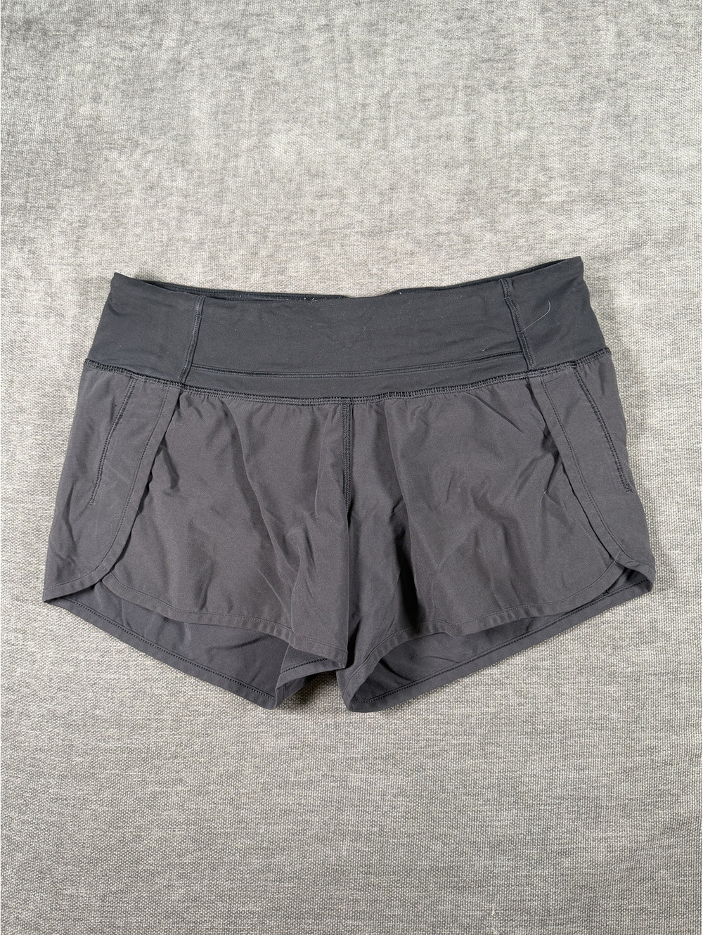 Lululemon Speed Up Low-Rise Lined Shorts, Black, Size 6